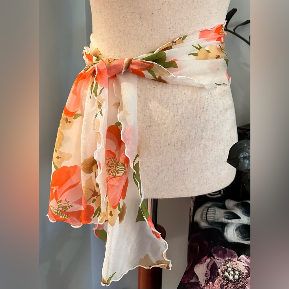 Vintage 1960’s Floral Scarf - Picture 5 of 13